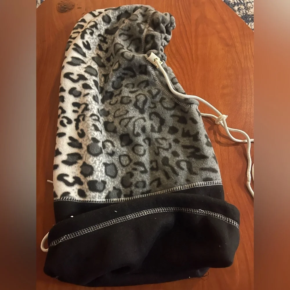 Gray Leopard Print & Black Men's Face Mask Hood
